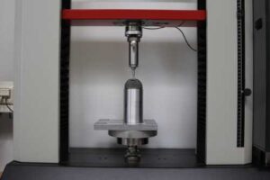 ASTM F1820 Insert-Ausdrückprüfung*